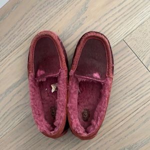 UGG SLIPPERS